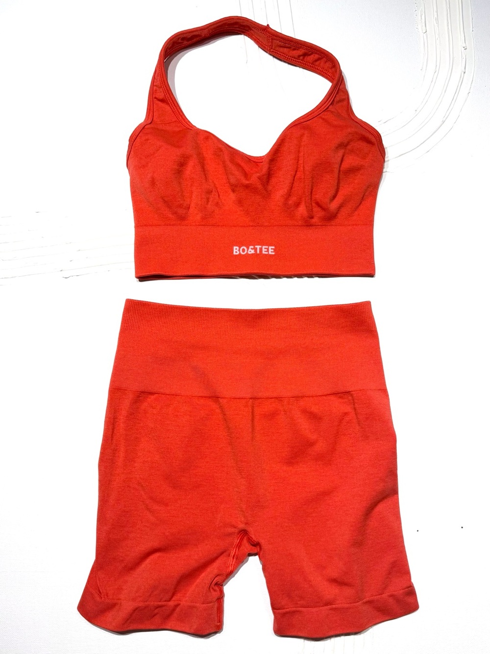 BO&TEE Red Seamless Sports Halter Bra & High-Waist Shorts XS